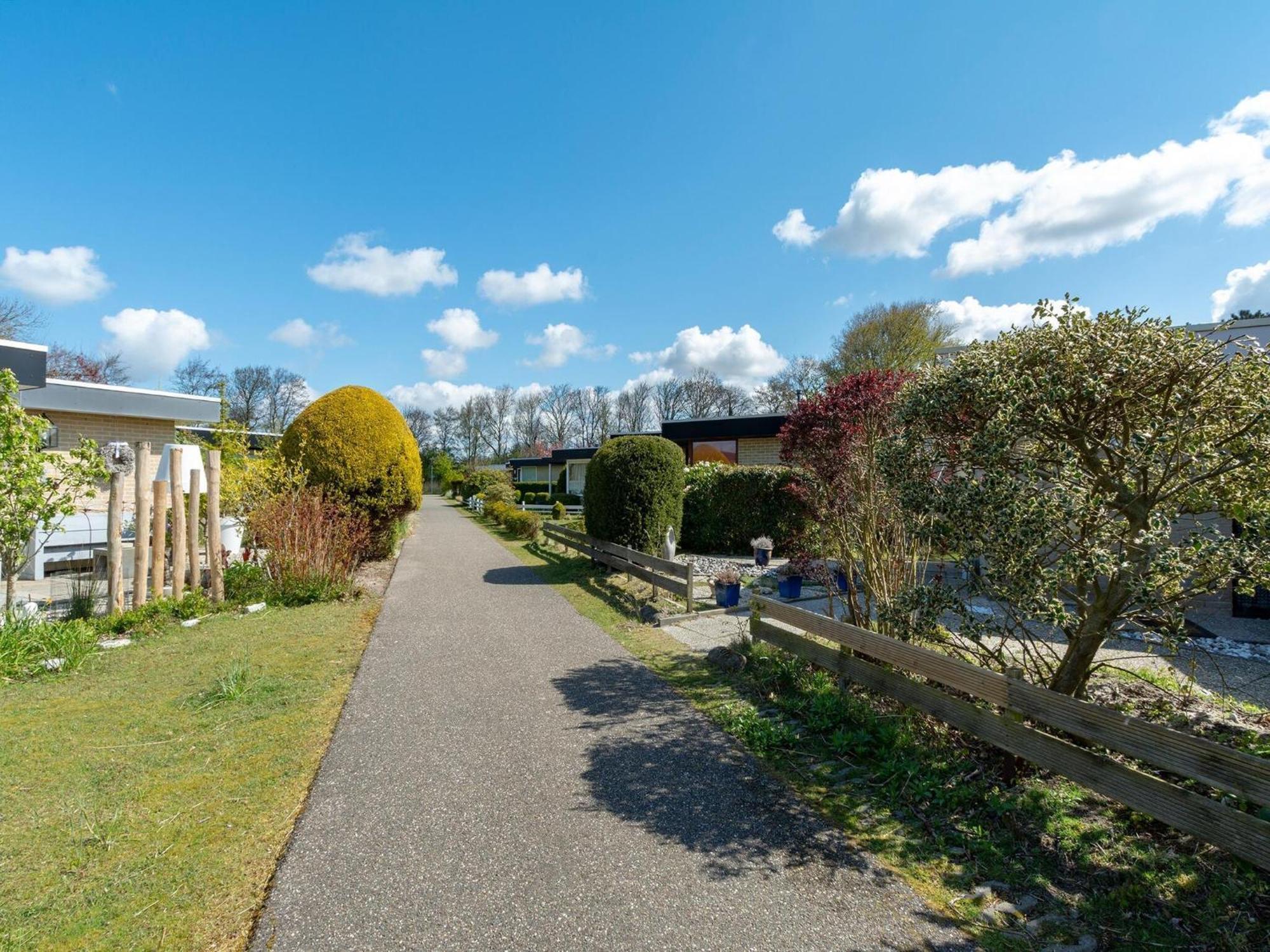 Holiday Home With Fabulous Garden Sint Maartensvlotbrug 外观 照片